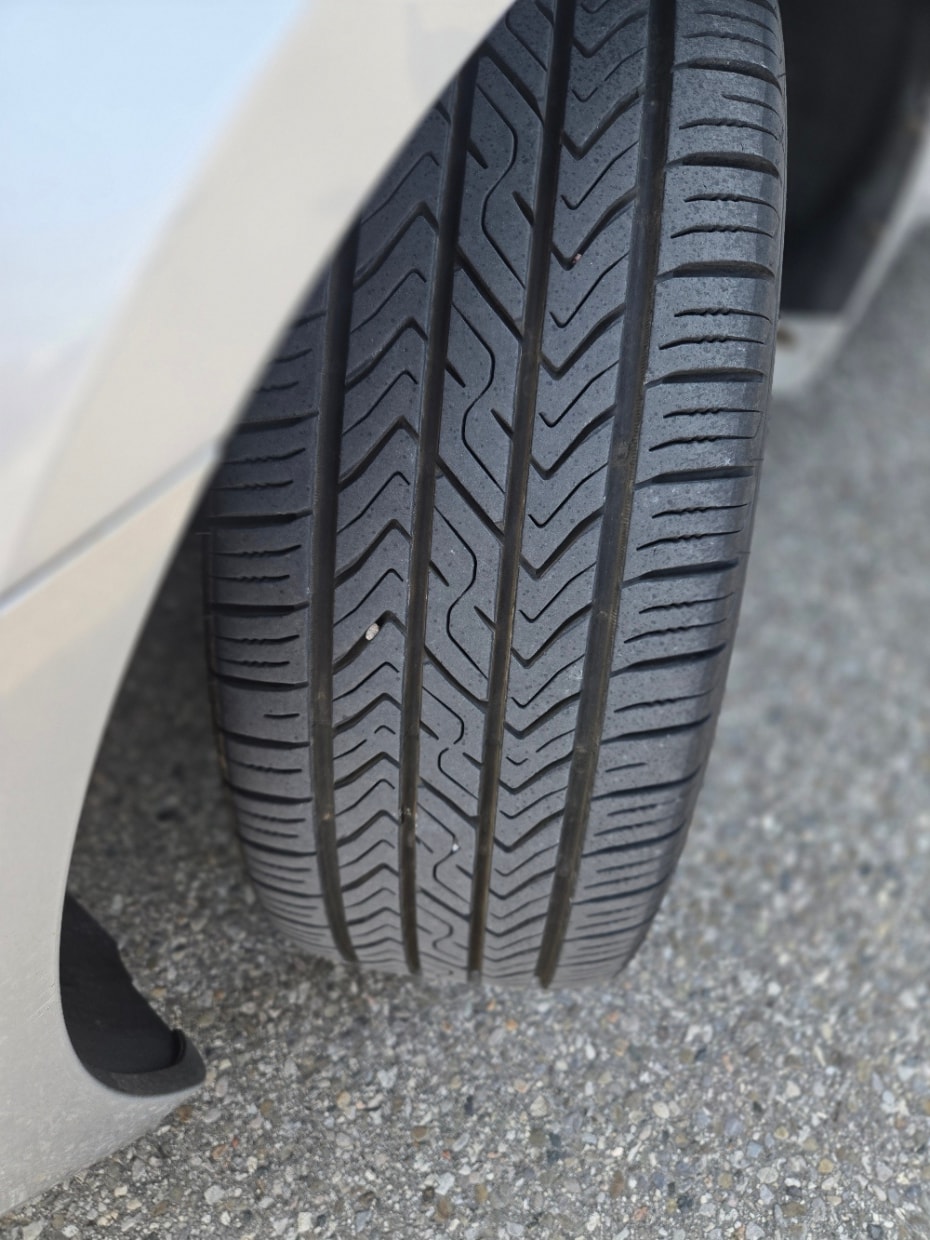 2011 Hyundai Sonata Limited — photo 7 of 9