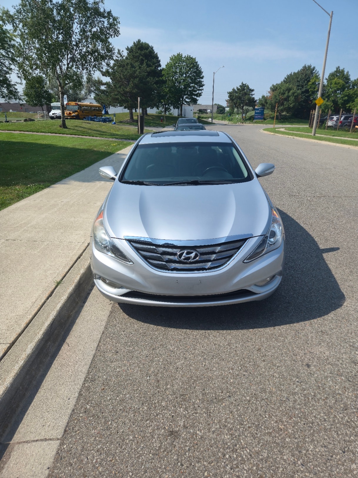 2011 Hyundai Sonata Limited — photo 3 of 9